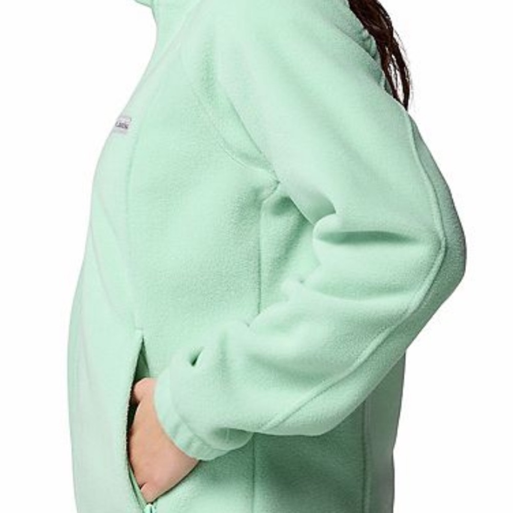 Columbia Women’s zip front fleece jacket